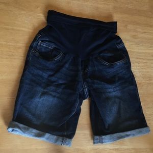 Maternity shorts